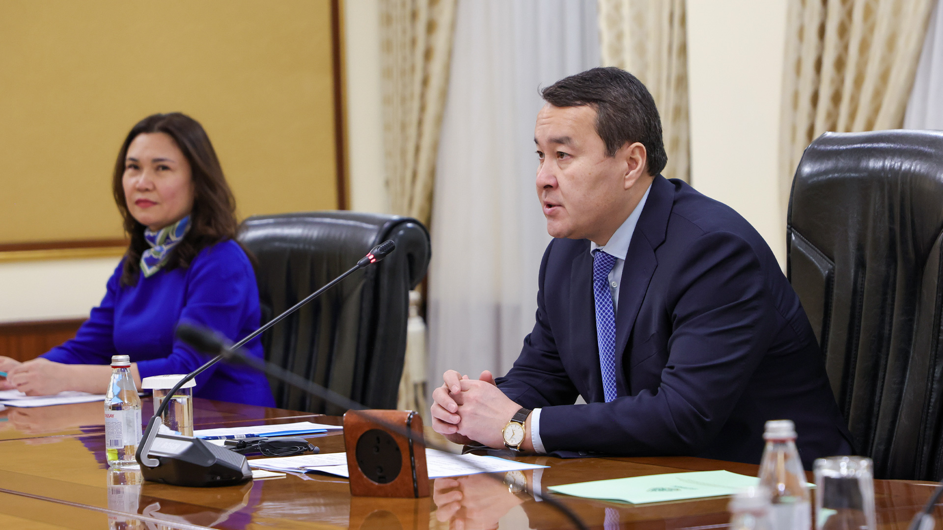 Премьер-Министр Әлихан Смаилов Катар мемлекетінің елшісімен кездесті