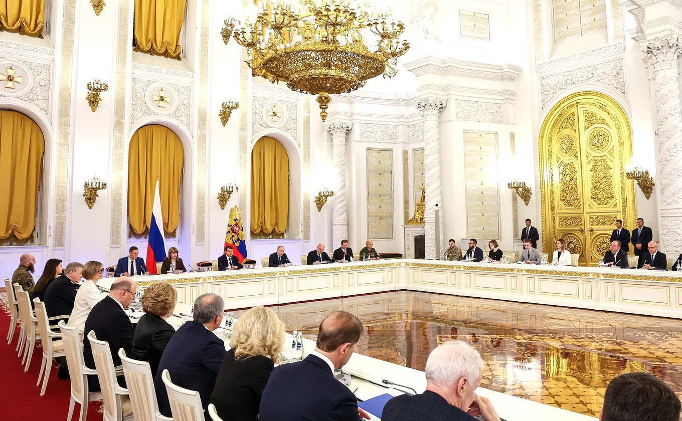 Президент Путин Мемлекеттік Кеңестің отырысын өткізді
